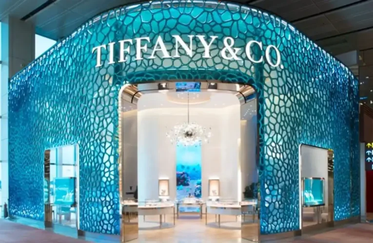 Todo lo que Necesitas Saber Sobre Tiffany & Co.: Historia, Joyas Icónicas y Últimas Tendencias